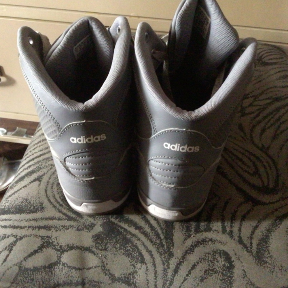 Adidas - Picture 4 of 5